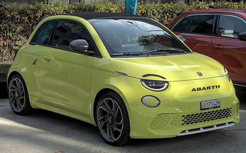 Abarth 500e en renting: foto del modelo