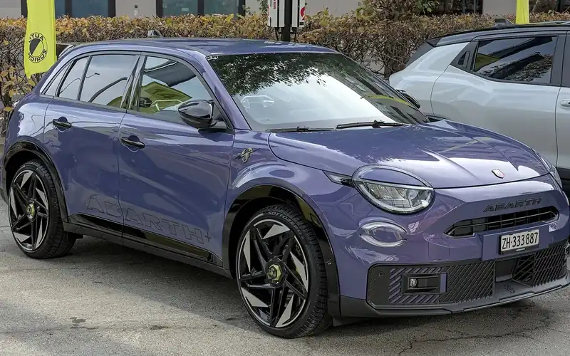 Abarth 600e en renting: foto del modelo