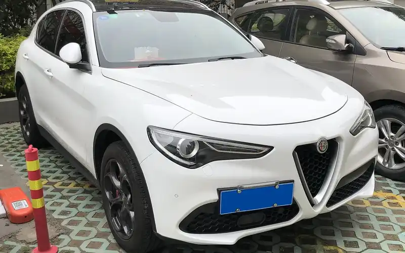 Alfa Romeo Stelvio en renting: foto del modelo