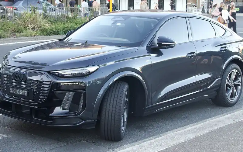 Audi Q6 e-tron en renting: foto del modelo
