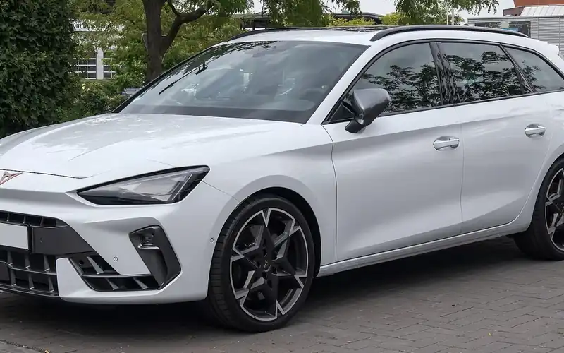 Cupra Leon Sportstourer en renting: foto del modelo