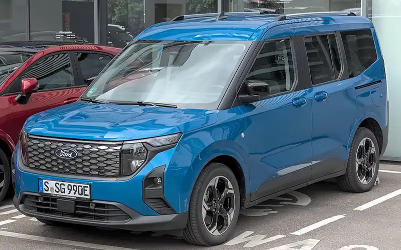 Ford Tourneo Courier en renting: foto del modelo