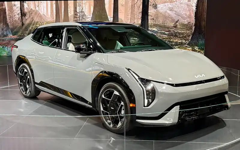 Kia EV4 en renting: foto del modelo