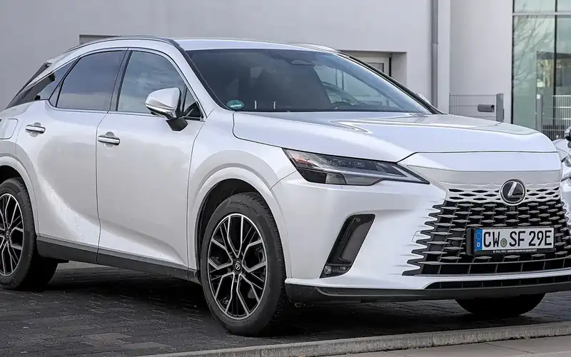 Lexus RX en renting: foto del modelo
