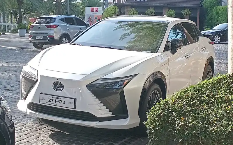 Lexus RZ en renting: foto del modelo