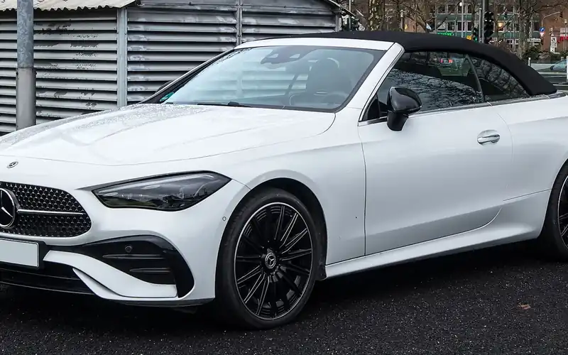 Mercedes-Benz CLE Cabriolet en renting: foto del modelo