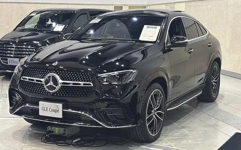 Mercedes-Benz GLE Coupé en renting: foto del modelo