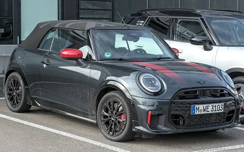 Mini Cooper Convertible en renting: foto del modelo