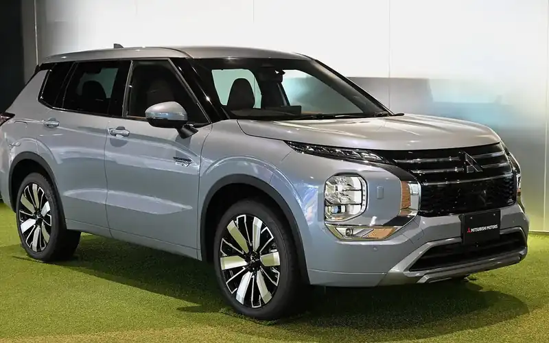 Mitsubishi Outlander en renting: foto del modelo