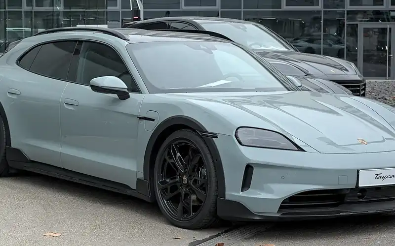 Porsche Taycan Cross Turismo en renting: foto del modelo