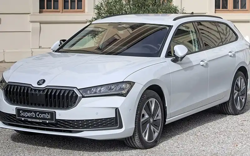 Škoda Superb en renting: foto del modelo