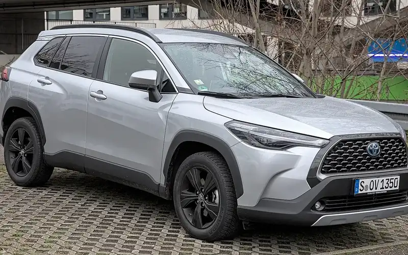 Toyota Corolla Cross en renting: foto del modelo
