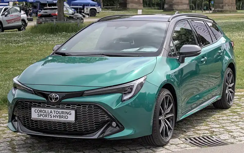 Toyota Corolla Touring Sports en renting: foto del modelo