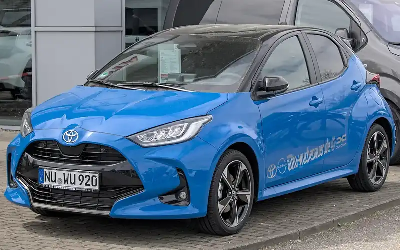 Toyota Yaris en renting: foto del modelo