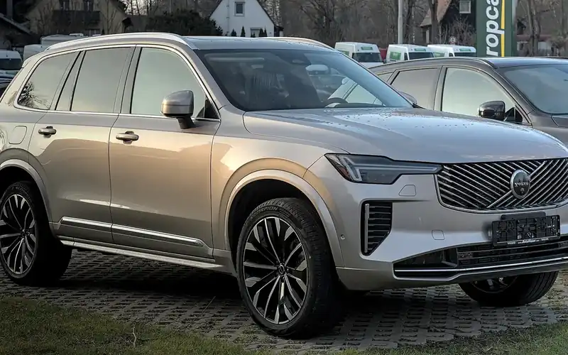 Volvo XC90 en renting: foto del modelo